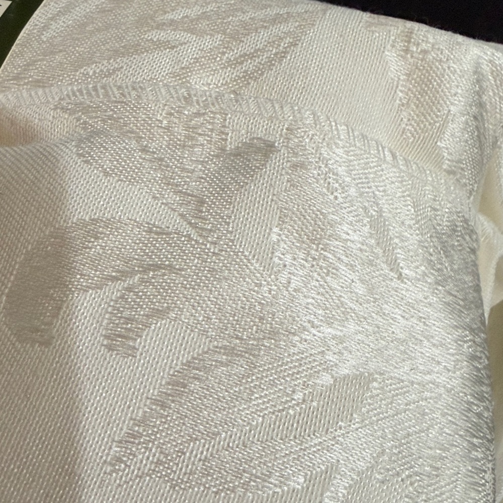 White Chair Covers (6) - Picture 3 of 5